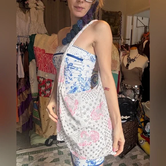 SOLD Free People Pink and White Tote Bag - Picture 2 of 2